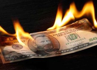 TL bir gecede eridi: Dolar 5.39 ile zirve yaptı