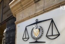 Kıbrıs Sağlık ve Toplum Bilimleri Üniversitesi’nde yürütülen “sahte diploma” soruşturmasında tutuksuz yargılanan F.Ü., bugün bir kez daha Lefkoşa Ağır Ceza Mahkemesi’nde hakim karşısına çıktı.