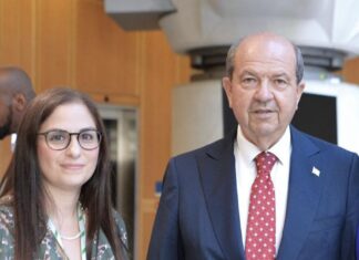 KKTC önceki Cumhurbaşkanı Ersin Tatar Birleşik Krallık Konut, Topluluklar ve Yerel Yönetimler Bakanlığı görevine atanan Kıbrıs’ lı Türk Nesil Çalışkan’ ı İngiltere’de ziyaret ederek tebrik etti.