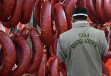 Döner, kebap, pide, kıymalı börek ve sucukta hile! Sakatat ve kanatlı eti çıktı: Bakanlık yeni taklit ve tağşiş listesini açıkladı